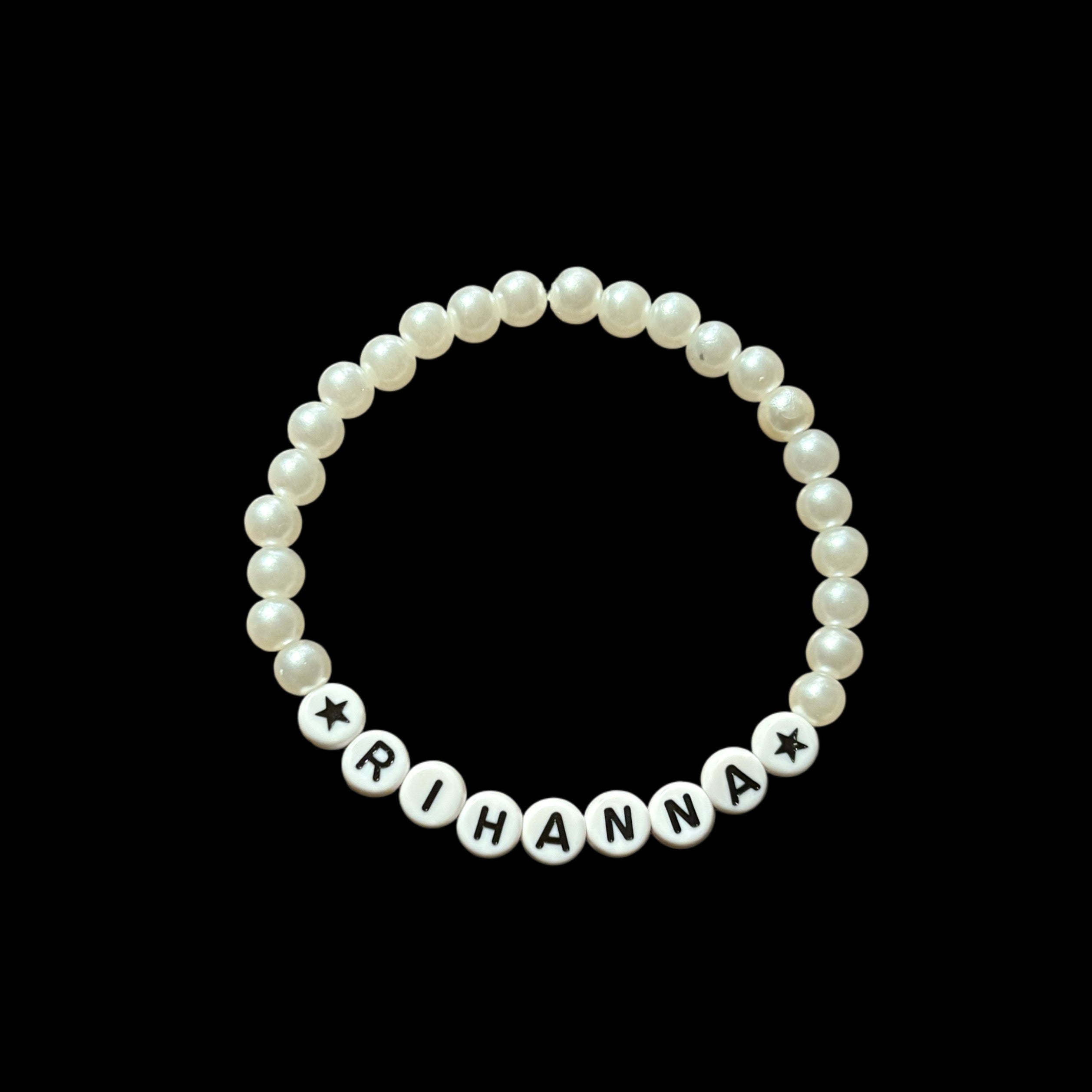 Rihanna - Faux Pearl Bracelet